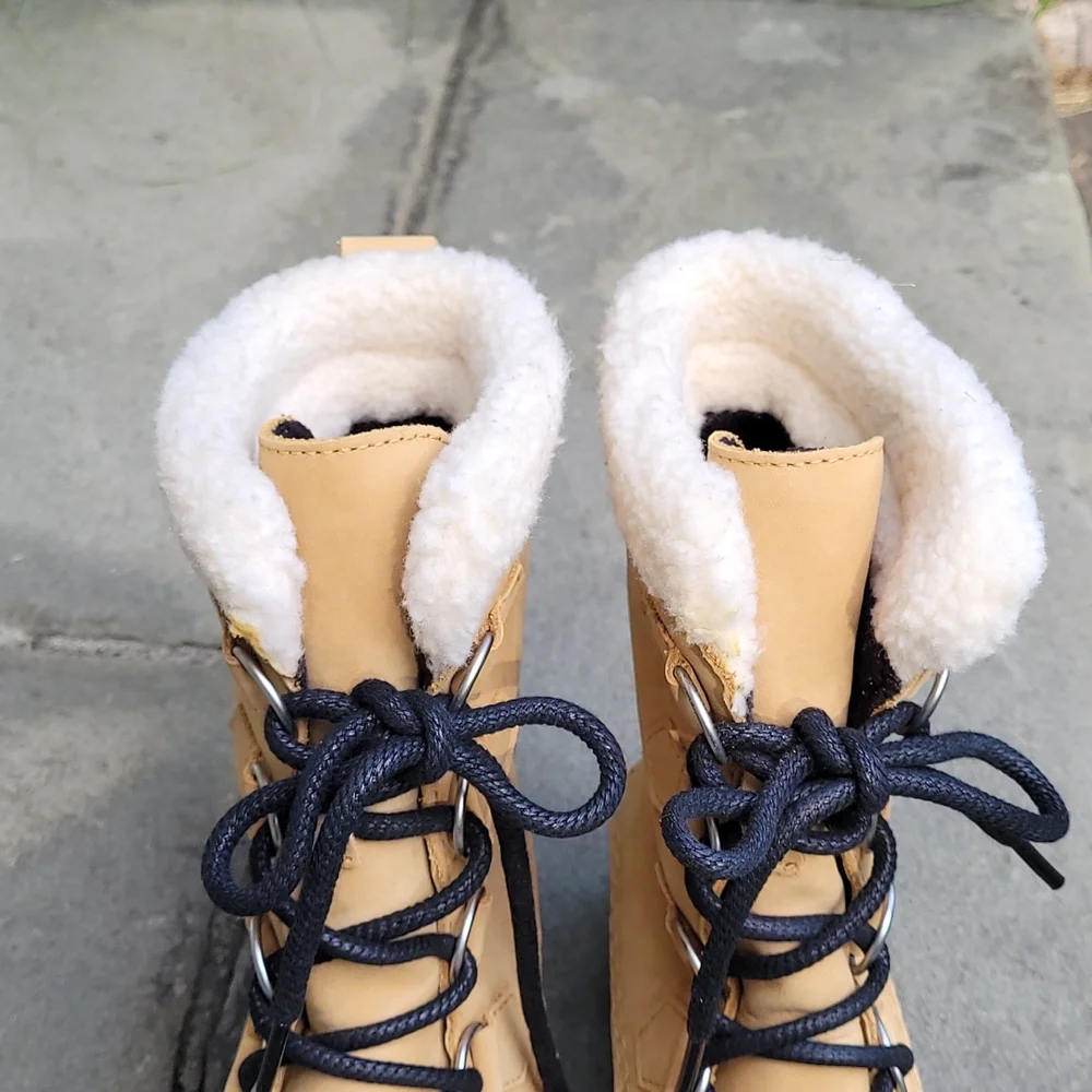 Sorel caribou slim boots